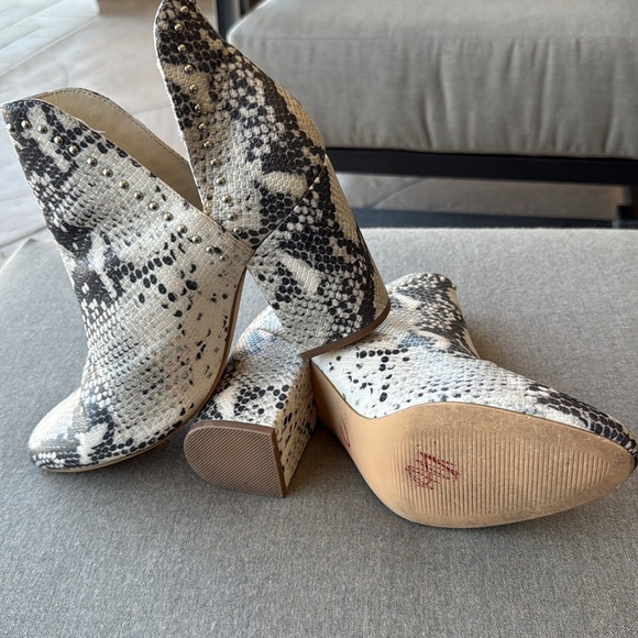 Steve Madden Natural Leather Snake Print Ankle Booties - Picture 3 of 5